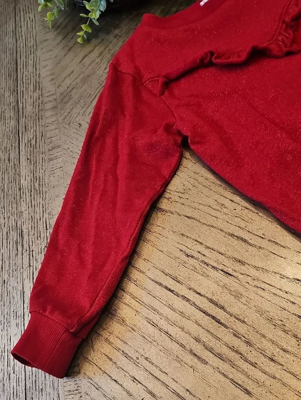 Red Ruffle Shimmer Sweater Size 7 H&M - Picture 2 of 9